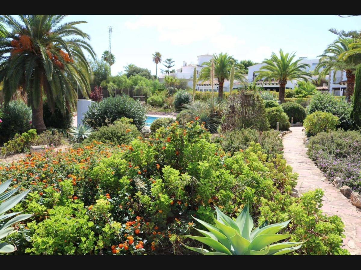 Rosalalinda - Cosy Semi-Detached Home With Sea Views And Large Terrace Moraira Bagian luar foto